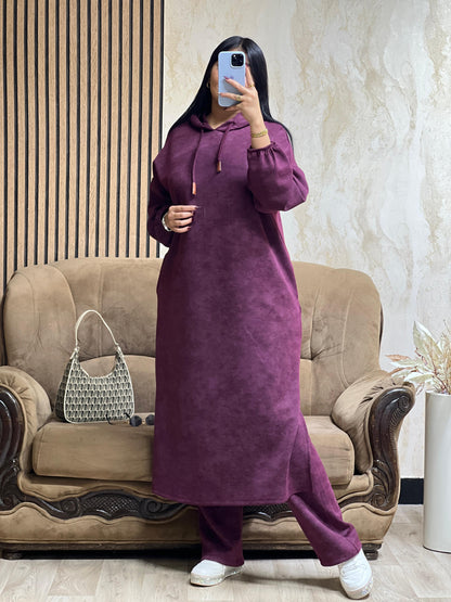 كيطمة سكوبة طويلة تجمع بين الراحة والدفء… واختيار راقٍ يناسب جميع الأوقات