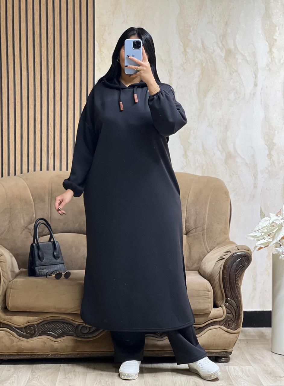 كيطمة سكوبة طويلة تجمع بين الراحة والدفء… واختيار راقٍ يناسب جميع الأوقات